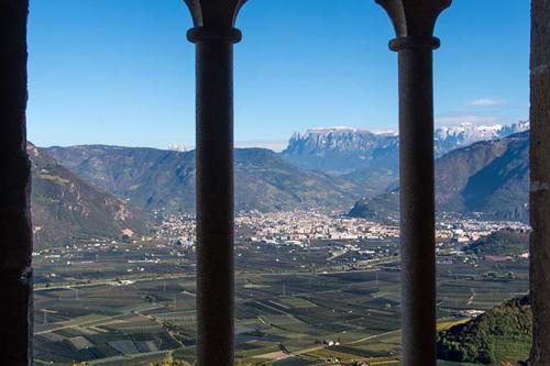 Schloss Hocheppan, Ausblick auf Bozen und den Schlern